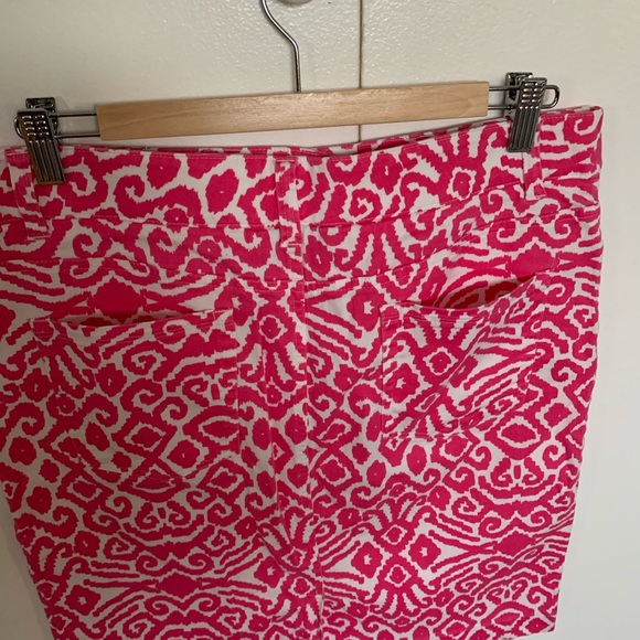 NWOT Vibrant pink skirt, stretch fabric - Picture 3 of 4
